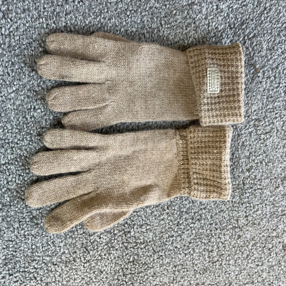 Coach‎ Knit Gloves Womens S/O Tan Gold Metallic Wool Cashmere Blend Shimmer